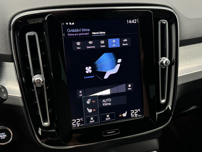 Volvo XC40 T2 MOMENTUM PRO REZERVACE 1.5 Momentum