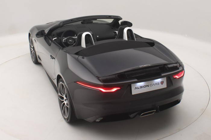 Jaguar F-Type P300 CABRIOLET RWD