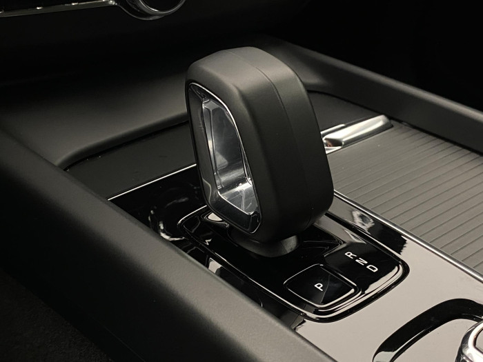 Volvo XC60 B4 AWD CORE AUT CZ