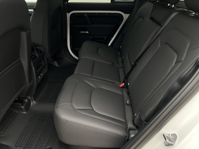 Land Rover Defender 110 D200 S AWD Aut REZERVACE 3.0 d