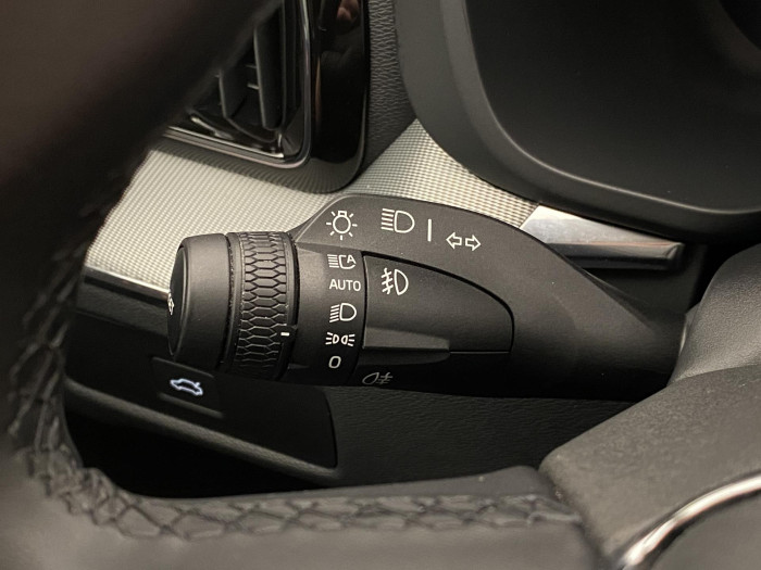 Volvo XC60 B4 AWD PLUS DARK AUT 1.maj