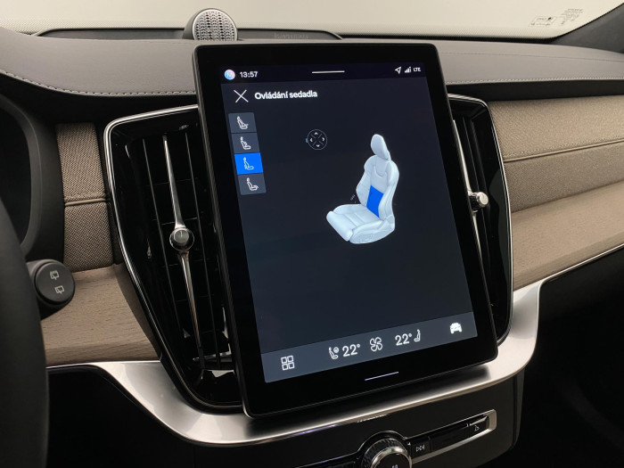 Volvo XC90 T8 AWD RECHARGE DARK ULTRA 7m