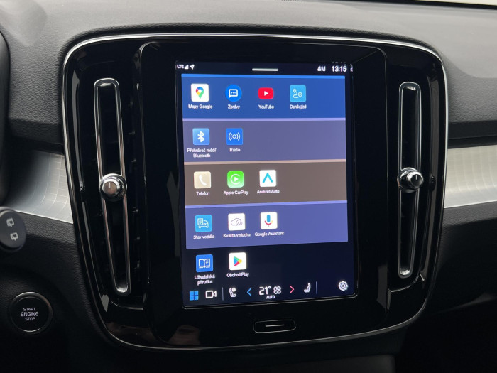 Volvo XC40 B3 PLUS DARK AUT CZ