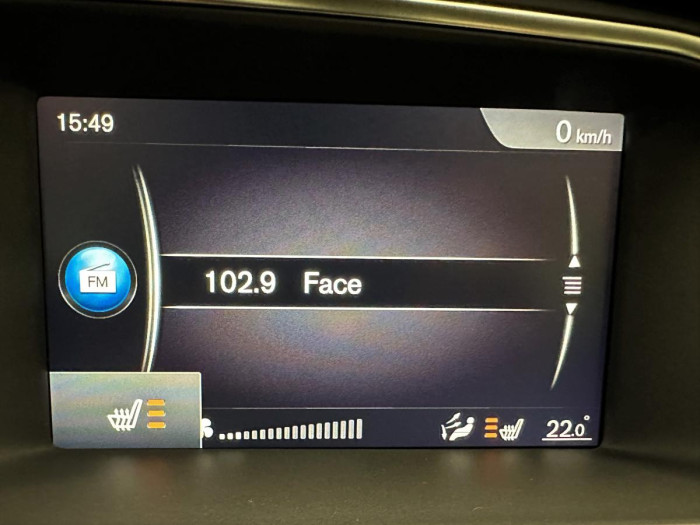 Volvo V40 D2 BLACK EDITION REZERVACE 2.0 d Edition