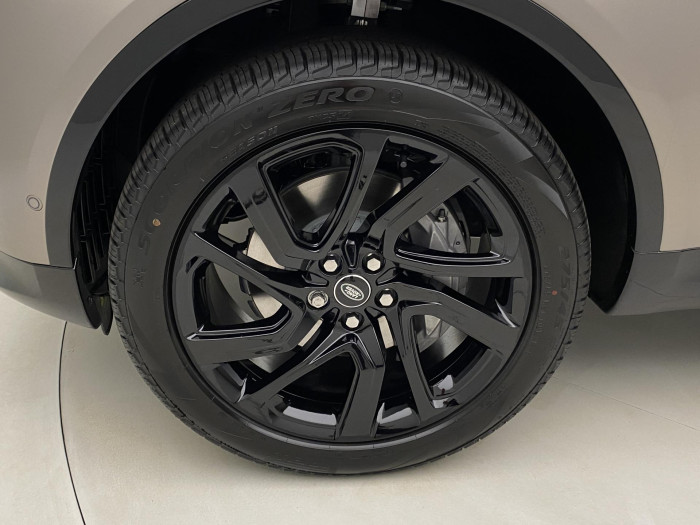 Land Rover Discovery D250 Dynamic SE REZERVACE 3.0 d Dynamic SE