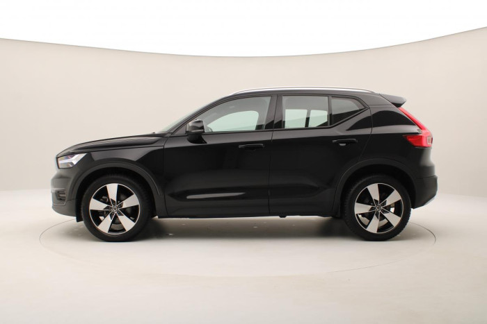 Volvo XC40 B4 AWD MOMENTUM REZERVACE 2.0 Momentum