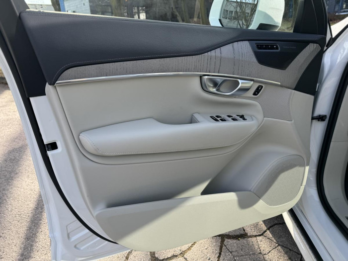 Volvo XC90 B5 AWD AUT BRIGHT PLUS 7-míst 2.0 Plus