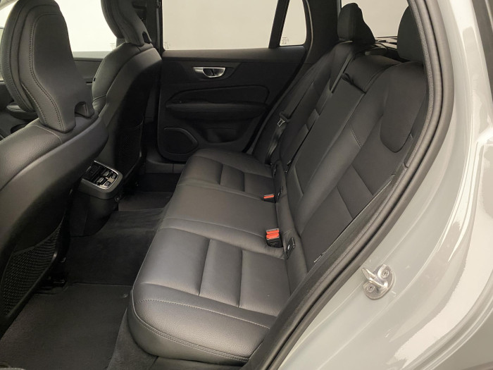 Volvo V60 CC B5 AWD PLUS AUT 1.maj.
