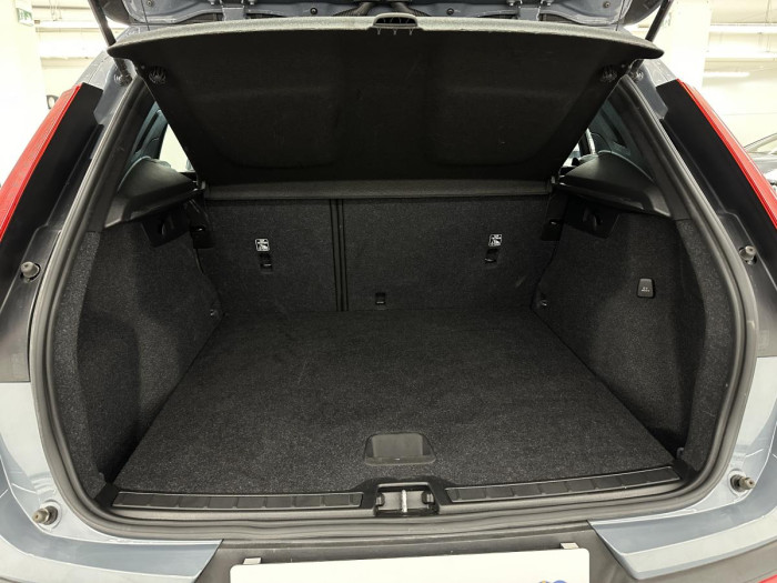Volvo XC40 T2 CORE AUT REZERVACE