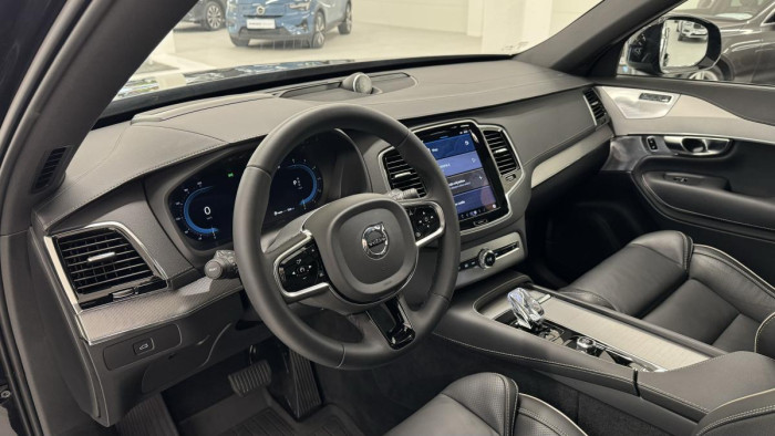 Volvo XC90 B5 AWD ULTIMATE REZERVACE