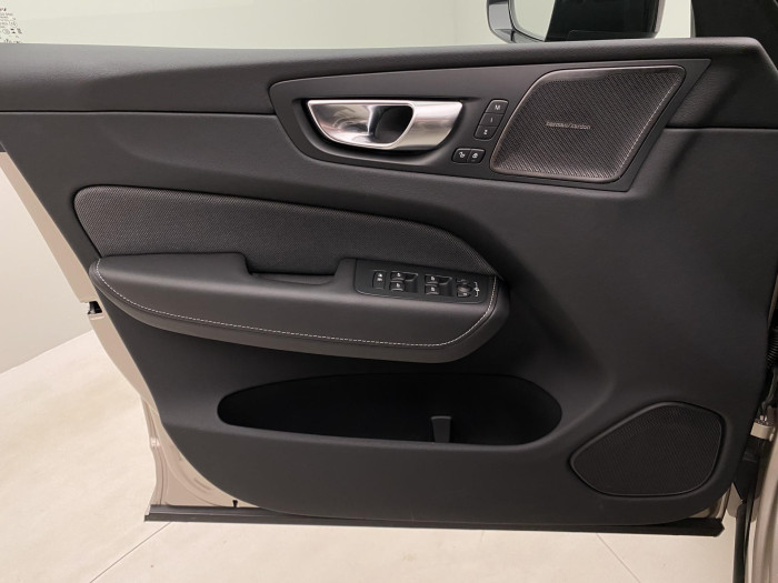 Volvo XC60 T6 AWD PLUS RECHARGE AUT 1.maj