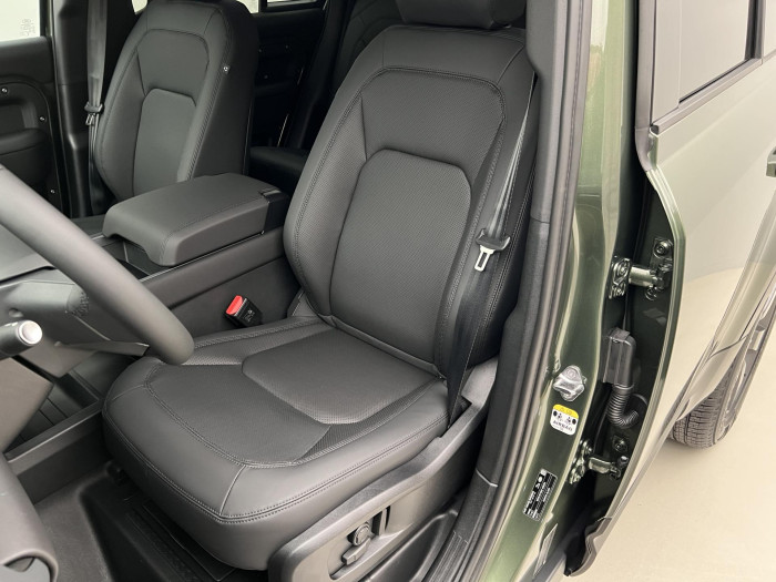 Land Rover Defender 110 D250 X-DYNAMIC SE AWD Aut 3.0 d Dynamic SE