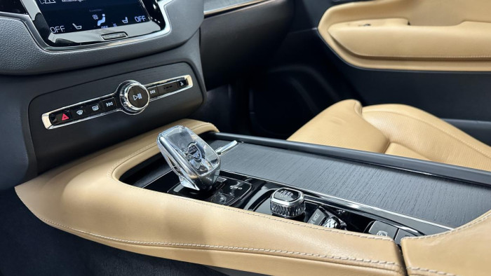 Volvo XC90 B5 AWD INSCRIPTION REZERVACE