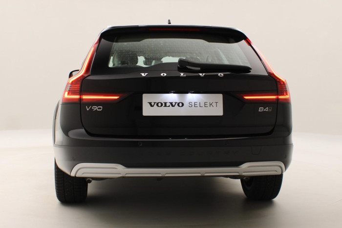 Volvo V90 CC B4 AWD PLUS AUT 1.maj