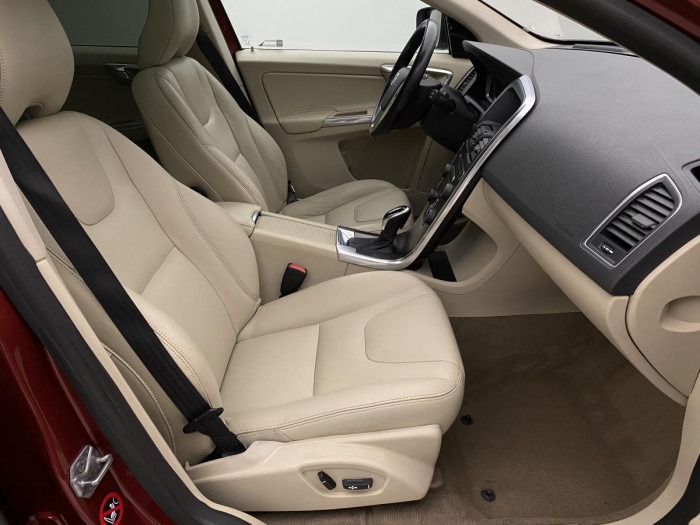 Volvo XC60 D4 AWD SUMMUM REZERVACE 2.4 d Summum
