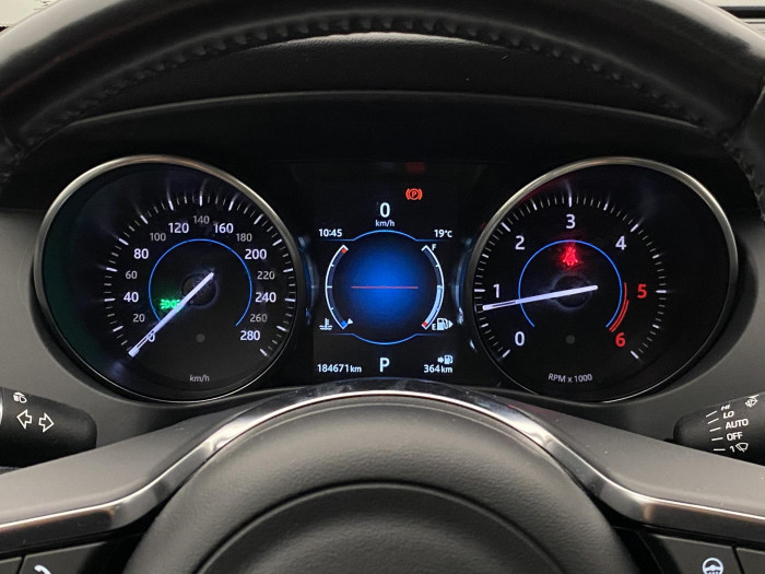 Jaguar F-Pace 20d R-SPORT AWD REZERVACE 2.0 d Sport