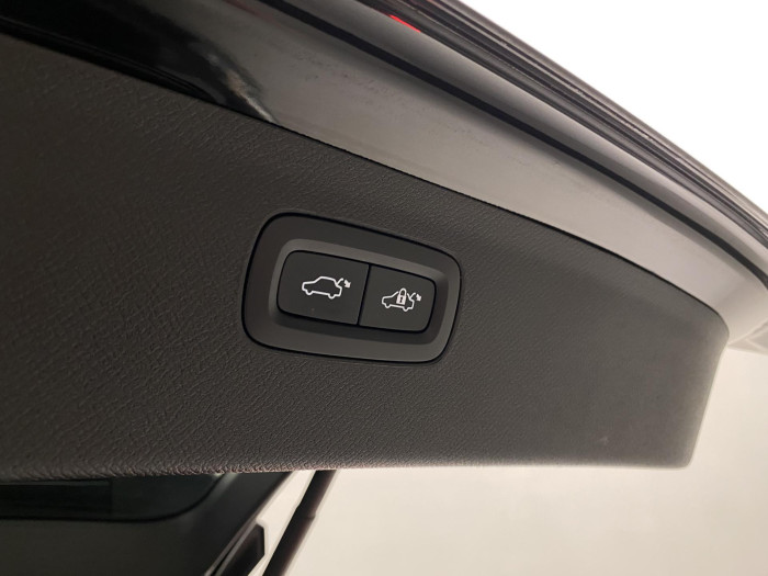 Volvo XC90 T6 AWD INSCRIPTION REZERVACE