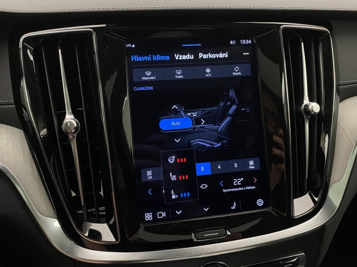 Volvo V60 CC B4 AWD ULTIMATE REZERVACE 2.0 CC CC