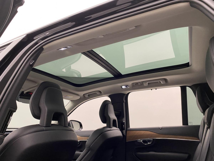 Volvo XC90 T8 AWD INSCRIPTION REZERVACE