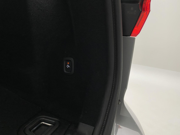 Volvo XC60 T6 AWD PLUG-IN DARK PLUS CZ