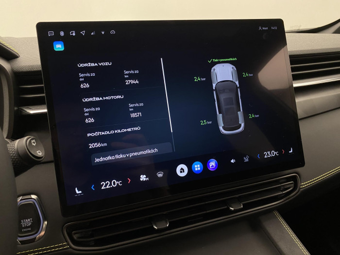 Lynk & Co 01 01 CORE PHEV