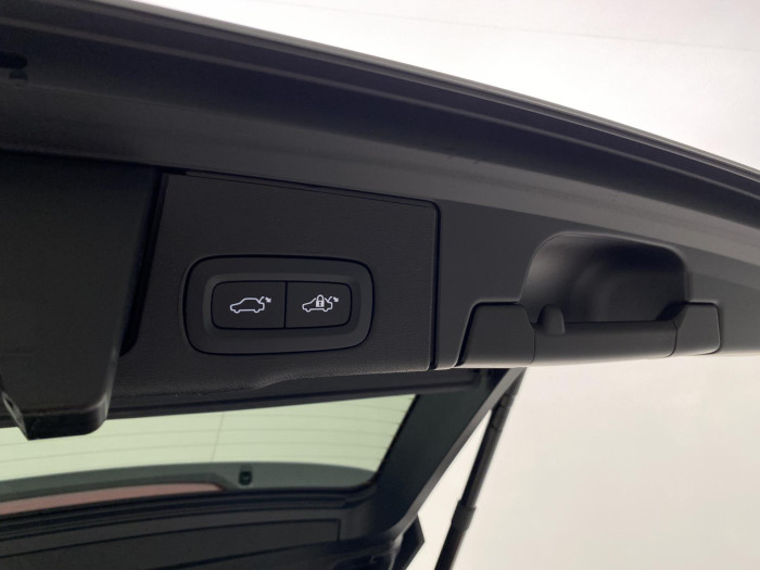 Volvo XC60 T6 AWD PLUG-IN DARK PLUS AUT