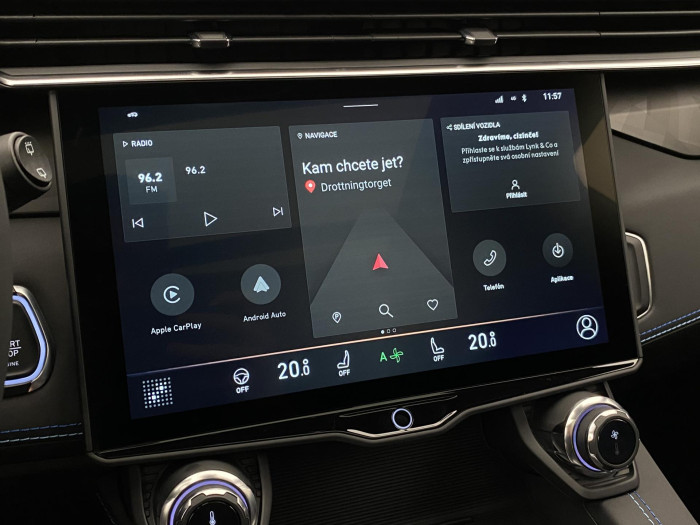 Lynk & Co 01 PHEV DCT AUT 1.maj REZERVACE