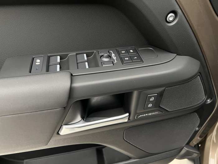 Land Rover Defender 110 D250 X-DYNAMIC SE AWD Aut 3.0 d Dynamic SE