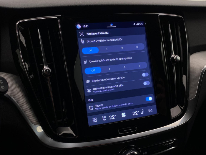 Volvo V60 T6 AWD PLUG-IN DARK PLUS CZ