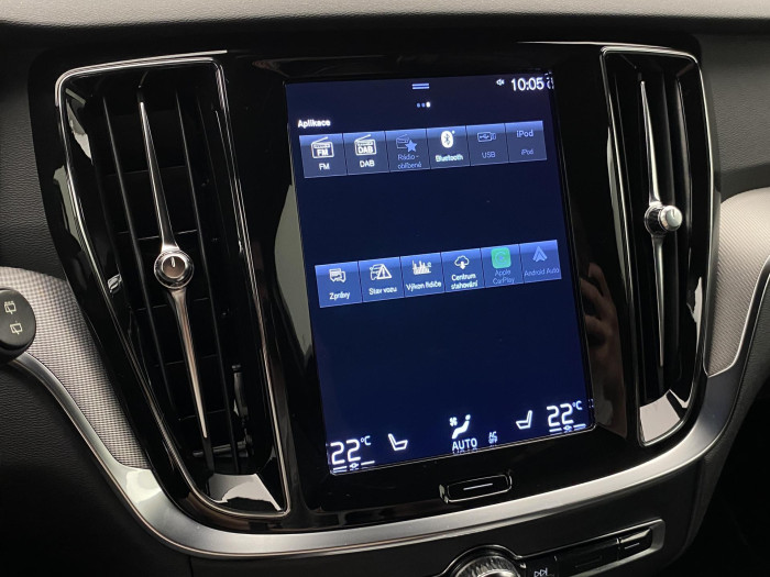 Volvo V60 B3 DARK PLUS REZERVACE