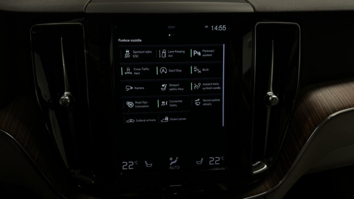 Volvo XC60 T5 AWD MOMENTUM REZERVACE 2.0 Momentum