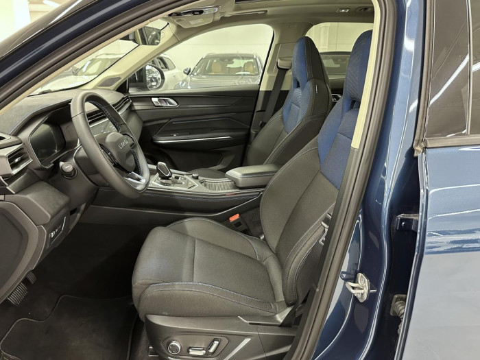 Lynk & Co 01 PHEV DCT AUT 1.maj.