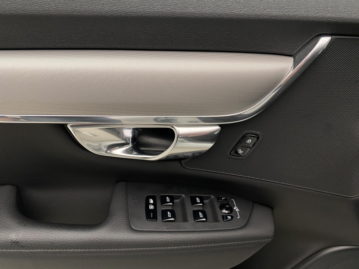 Volvo V90 B4 MOMENTUM AUT CZ 2.0 Momentum