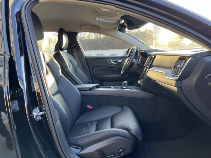 Volvo V60 CROSS COUNTRY B4 AWD Aut 1.maj