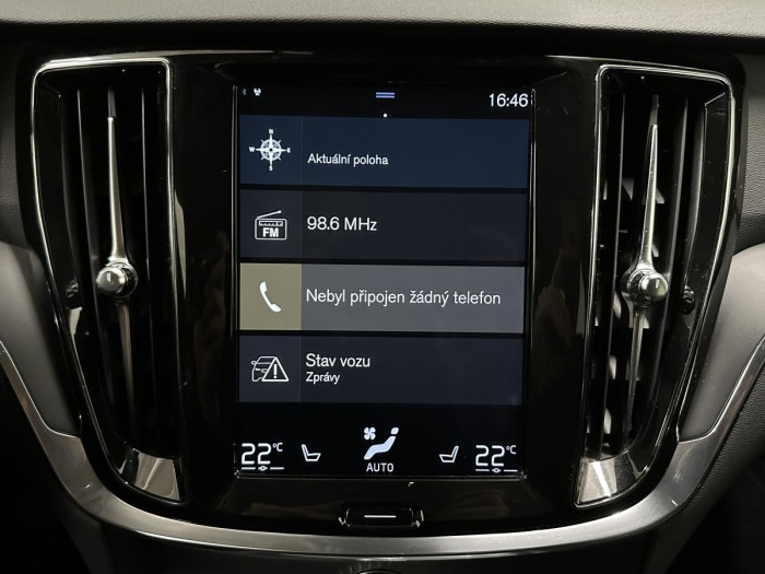 Volvo V60 D3 KINETIC NAVIGACE REZERVACE 2.0 d
