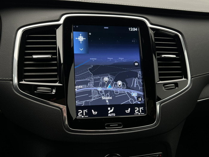 Volvo XC90 B5 AWD R-DESIGN 7MÍSTNÁ AUT