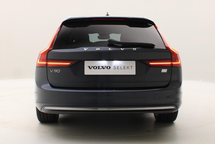 Volvo V90 T6 AWD RECHARGE REZERVACE