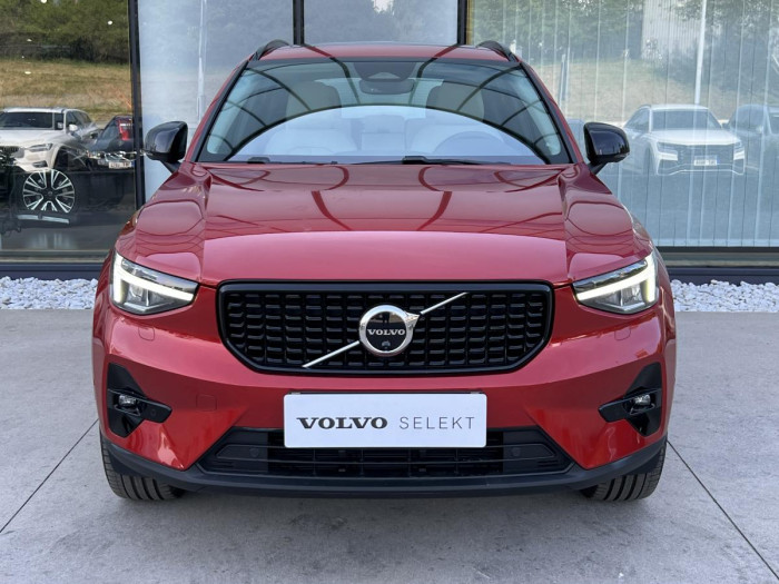 Volvo XC40 B4 AWD DARK ULTIMATE Aut 1.maj