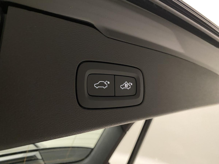 Volvo V60 B4 MOMENTUM AUT REZERVACE 2.0 Momentum