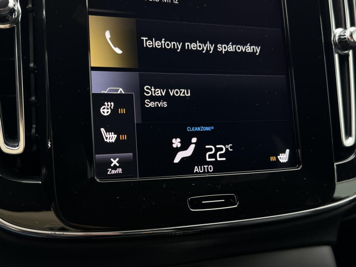 Volvo XC40 D3 INSCRIPTION 1.maj REZERVACE 2.0 d