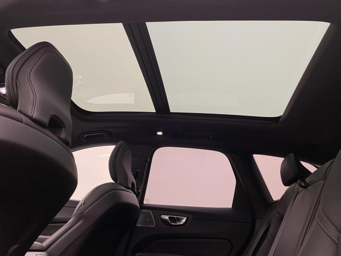 Volvo XC60 T6 AWD ULTRA DARK AUT CZ