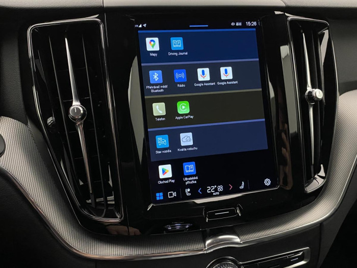 Volvo XC60 B4 AWD R-DESIGN AUT REZERVACE