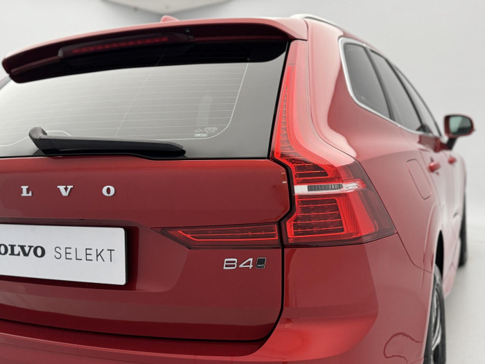 Volvo XC60 B4 AWD MOMENTUM PRO CZ 2.0 Momentum
