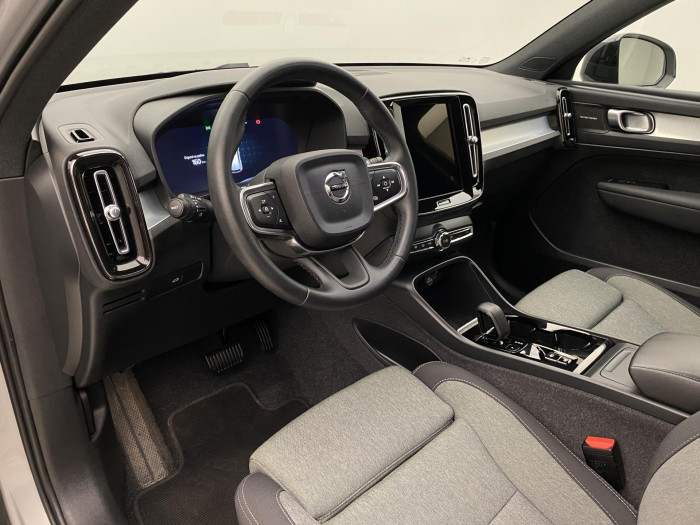 Volvo XC40 B3 DARK PLUS AUT CZ