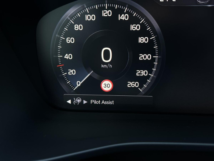 Volvo XC40 T4 AWD R-DESIGN Aut 1.maj.