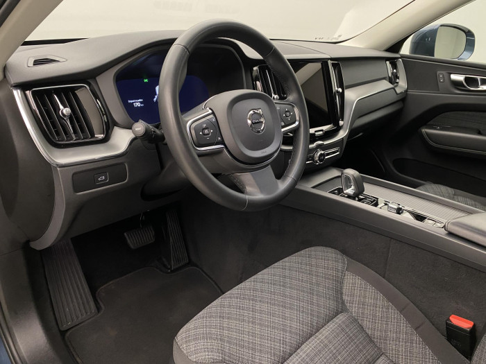 Volvo XC60 B4 AWD CORE AUT CZ