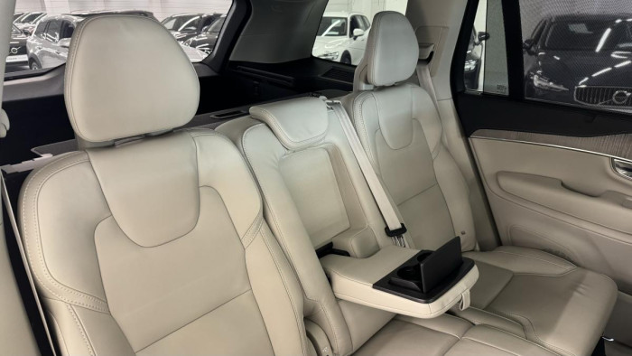 Volvo XC90 B6 AWD INSCRIPTION REZERVACE
