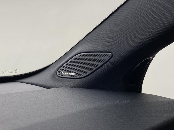 Lynk & Co 02 MORE PŘEDVÁDĚCÍ VŮZ