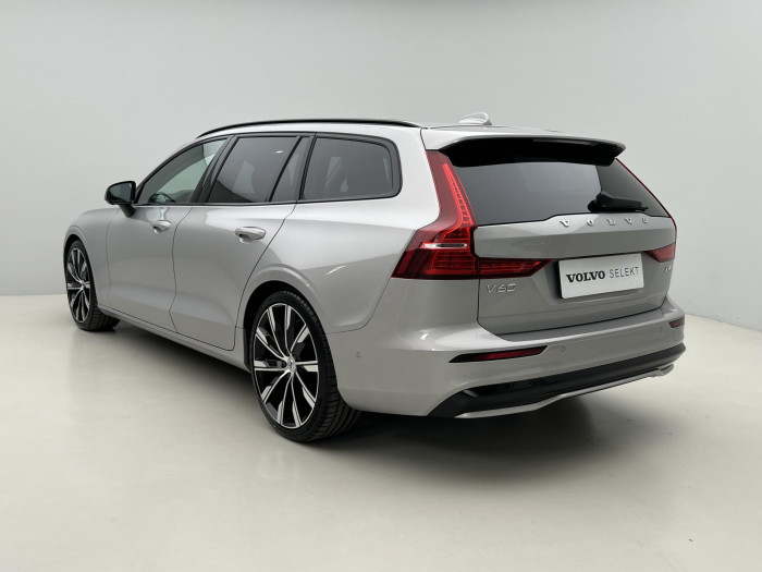 Volvo V60 B4 ULTIMATE DARK AUT 1.maj.