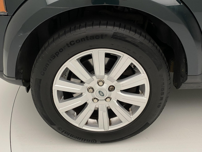 Land Rover Discovery 3.0 AWD SDV6 HSE REZERVACE